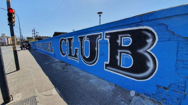 Hinchas de Belgrano pintaron el mural más largo de Argentina