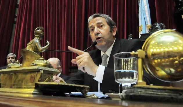 Julio Cobos no descarta volver al cepo cambiario