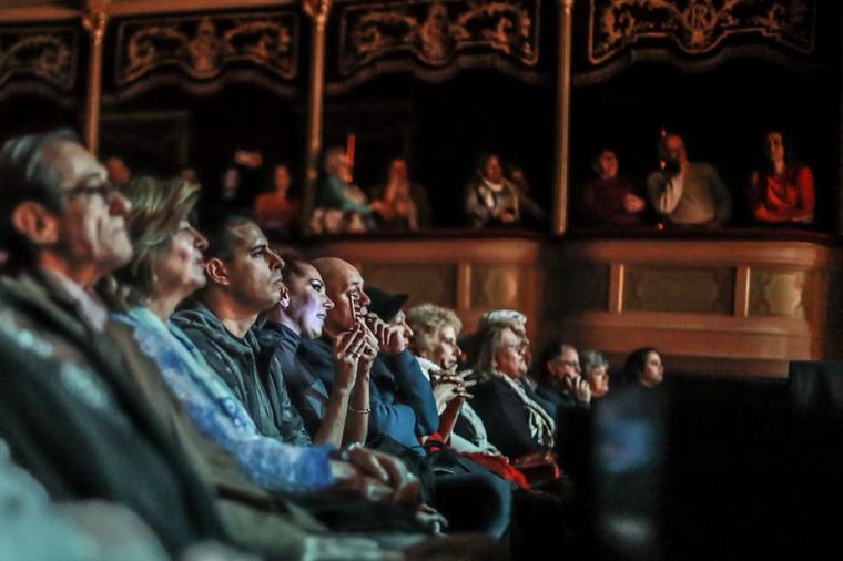 El espectáculo fue a sala llena.