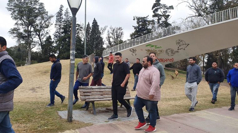 Taxistas protestan en contra de Uber