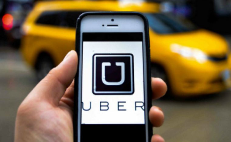 FOTO: Uber vs Taxis.
