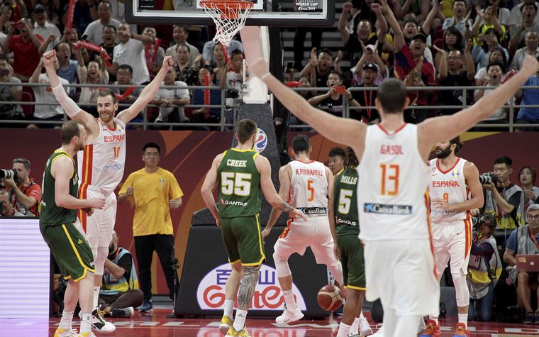 España es finalista tras derrotar por siete puntos a Australia.