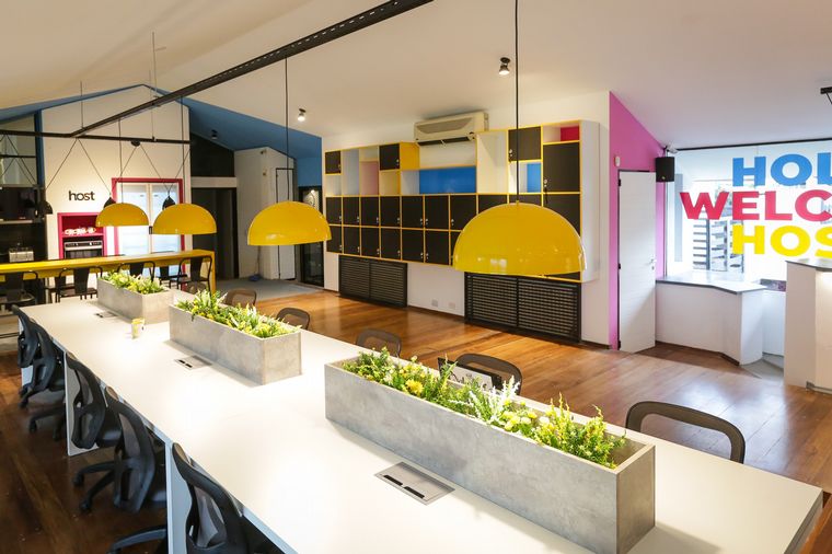 El diseño y la decoración son características centrales de los coworking.