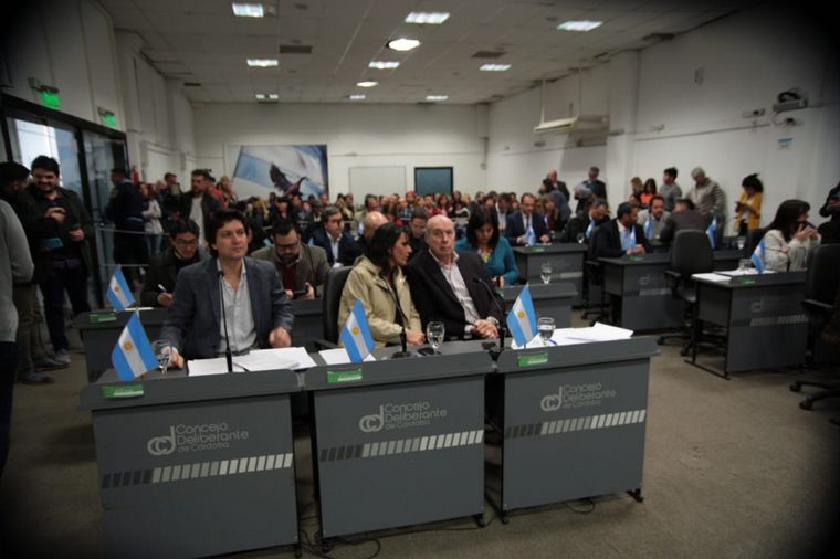 El concejo deliberante aprobó las multas a choferes de uber