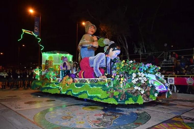 Desfile de carrozas por la Primavera en Jujuy