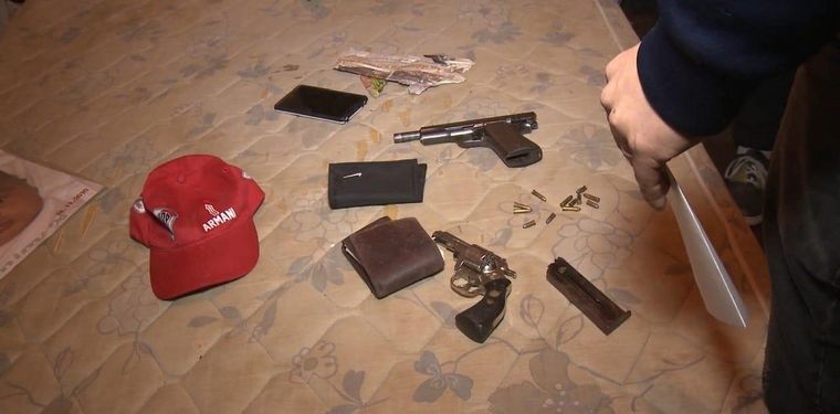 Los detenidos tenían 13 armas y 123 cartuchos.