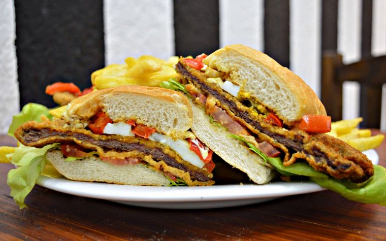 El Gobierno nacional llamó a licitación por 30 mil sándwiches de milanesa.