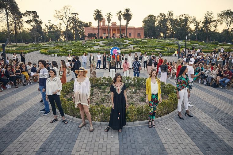 Desfile de Nuevocentro en el Parque del Chateau.