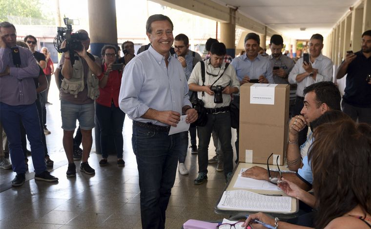 Rodolfo Suárez logró un claro triunfo.