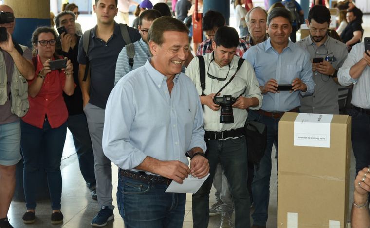 Rodolfo Suárez logró un claro triunfo.