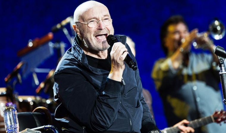 Phil Collins sufrió un fuerte golpe durante un show