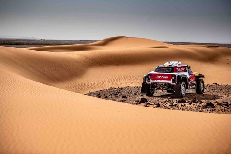 El MINI JCW Buggy en el desierto preparándose para el Dakar 2020
