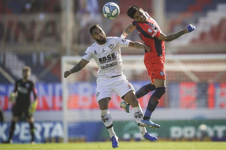 FOTO: El equipo santiagueño goleó a San Lorenzo en su cancha.