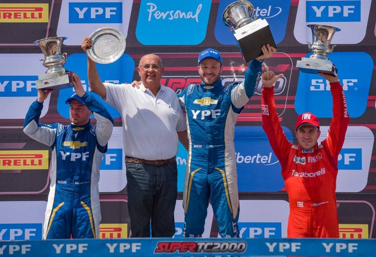 FOTO: Canapino y Llaver volvieron a llevar los Chevrolet Cruze a lo más alto del podio