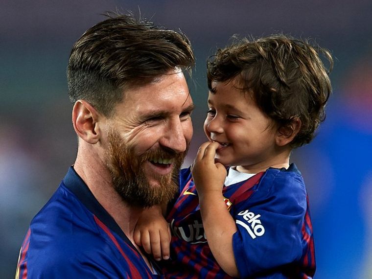 Mateo Messi con su papá