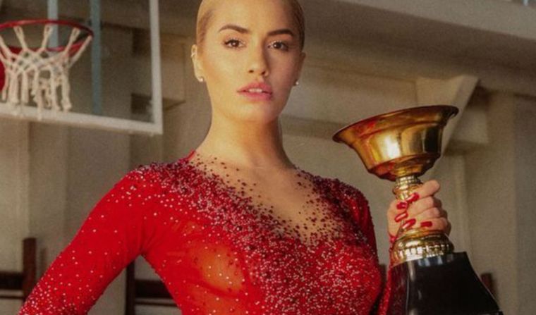 Lali Espósito festeja sus 28 años con un nuevo lanzamiento.