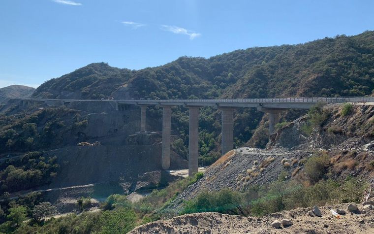 La impactante bajada de Las Altas Cumbres.