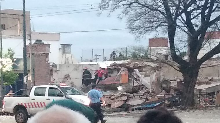 AUDIO: Fuerte explosión y derrumbe en una pizzería en Córdoba (Comisario Fabián Tissera)