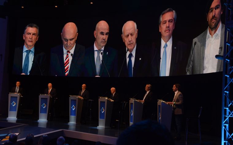 Se realizó el primer debate presidencial en Santa Fe.