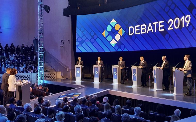 Se realizó el primer debate presidencial en Santa Fe.