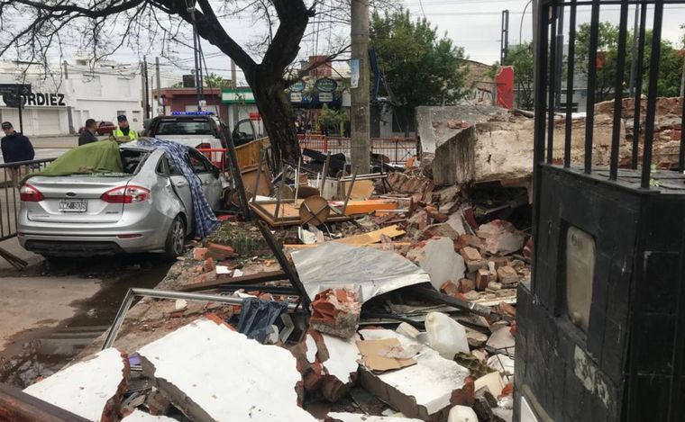 El local quedó en ruinas.