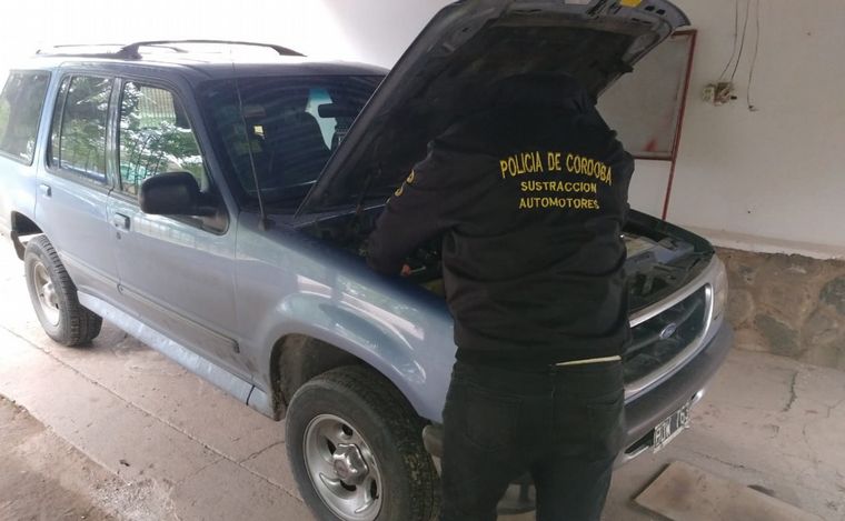 Uno de los vehículos en poder de la súper banda.