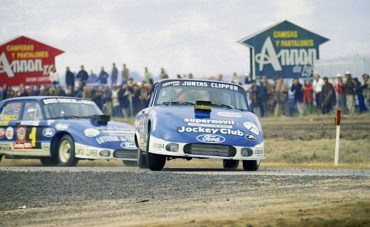 Adelante Gradassi, detrás Estéfano, el equipo Ford. Gent. Alejandro de Brito