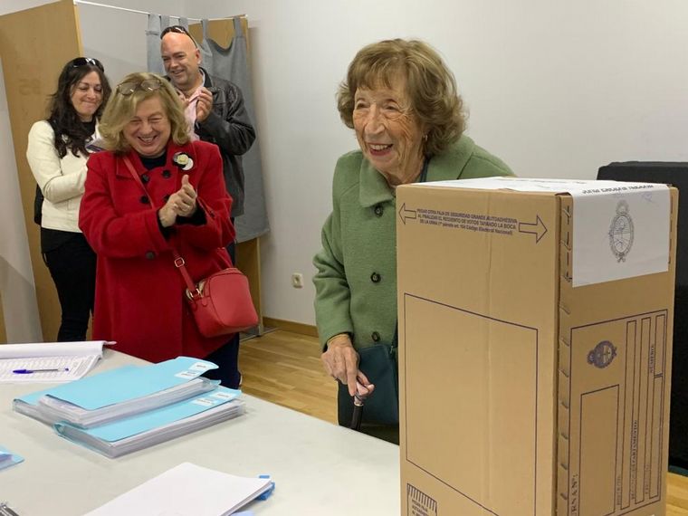 Amalia Karger cumplió con su deber cívico a los 93 años en Madrid.