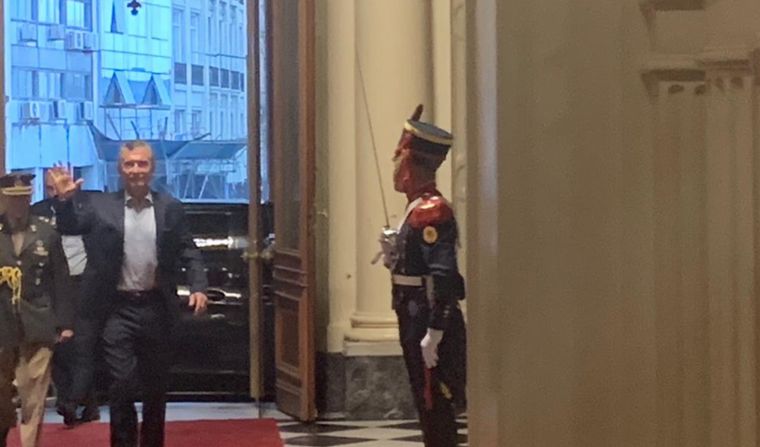 Mauricio Macri arribó a la Rosada pasadas las 9,30.