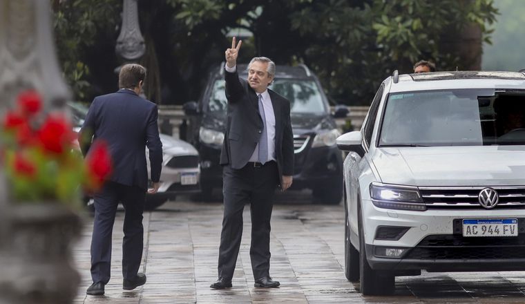 Alberto Fernández se retira de Casa Rosada.