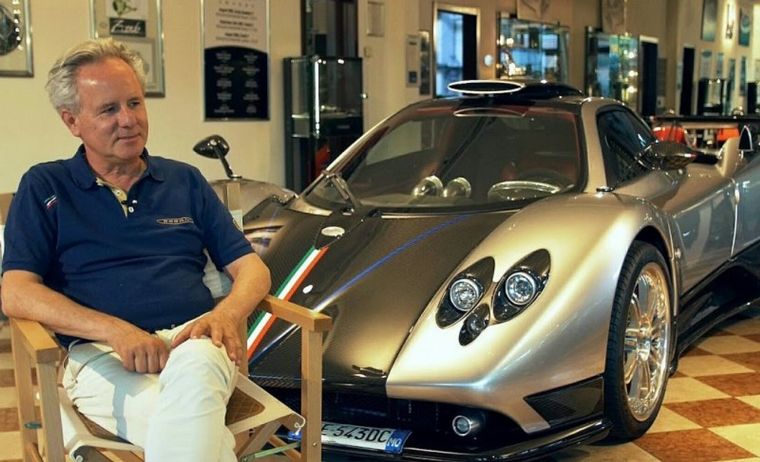 Pagani dirige la exitosa fábrica de súper autos que él mismo diseña