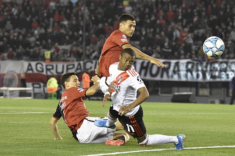AUDIO: Gol de Colón (Martínez Quarta e/c)