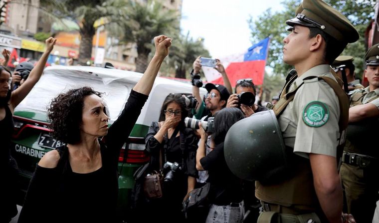Manifestantes protestaron nuevamente en Santiago de Chile • Canal C