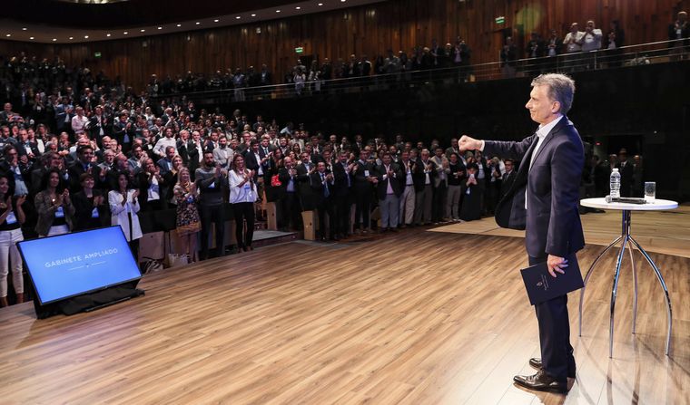 Macri volvió a la actividad con una reunión en el CCK.