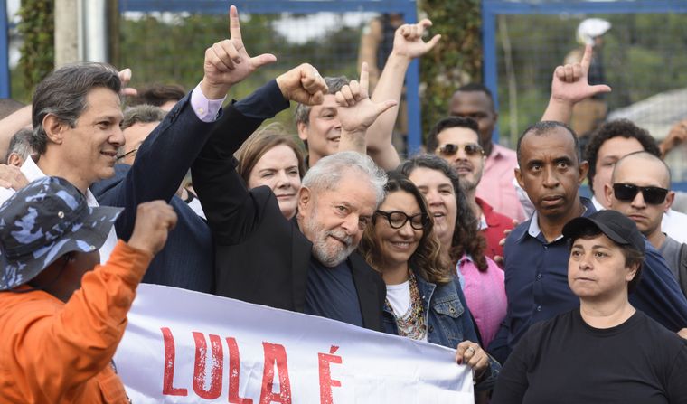 Lula da Silva, apenas salió de la cárcel.