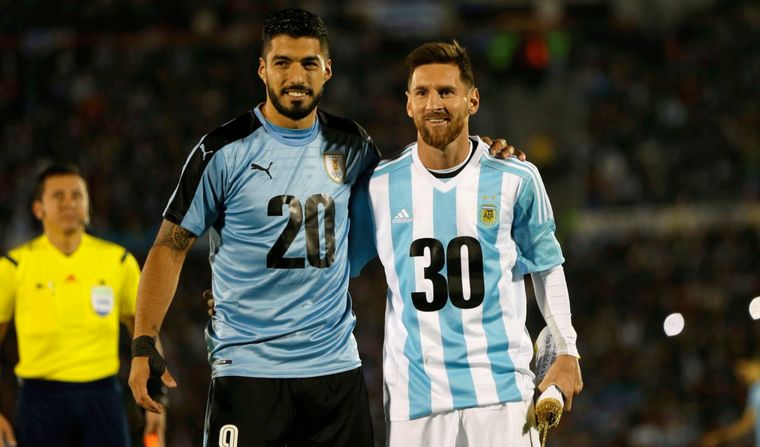 Suárez y Messi se volverían a enfrentar con sus selecciones.