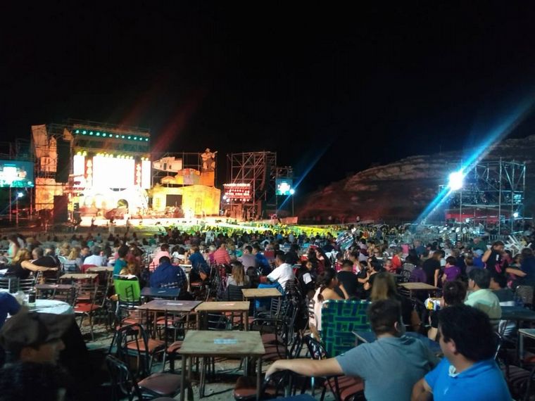 El anfiteatro colmado por los espectadores en Jáchal