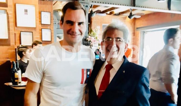 AUDIO: Federer aprovechó su paso por Argentina y comió asado