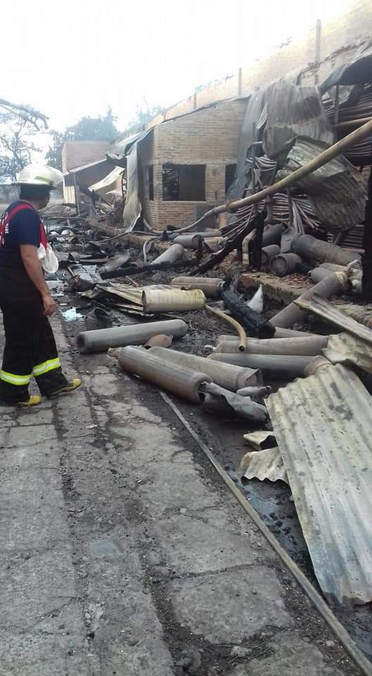 FOTO: Incendio en un ingenio azucarero de Jujuy.