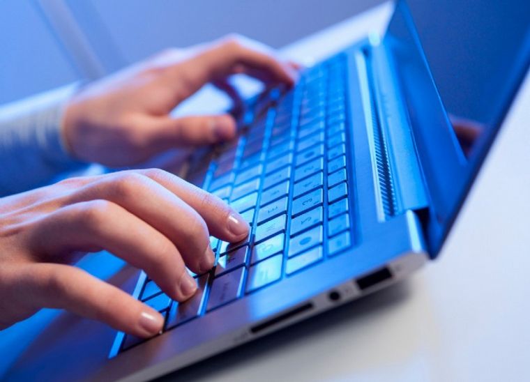 El Enacom llamó a "evitar descargas innecesarias y el envío de correos masivos"