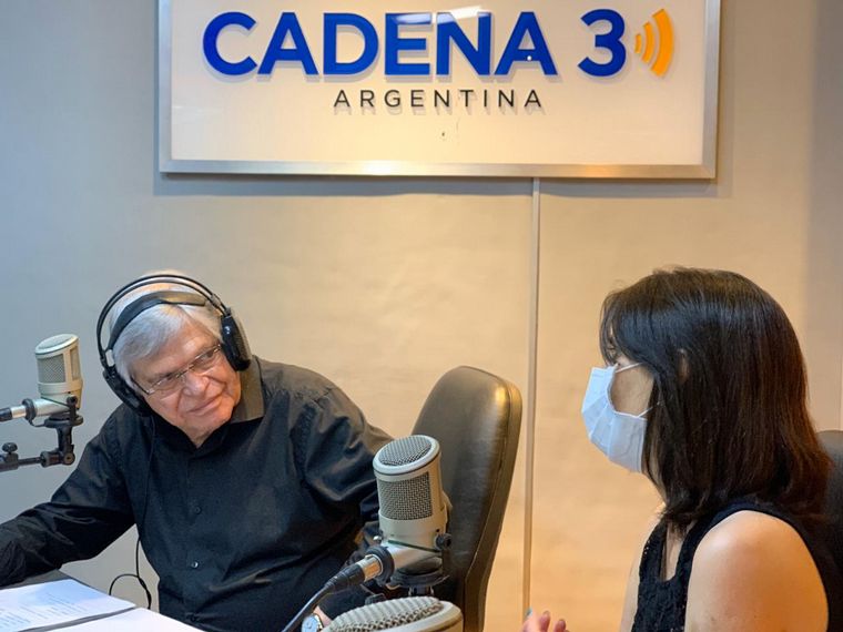 Lorena Cervellini en los estudios de Cadena 3.