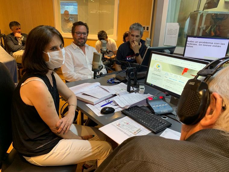 Lorena Cervellini en los estudios de Cadena 3.