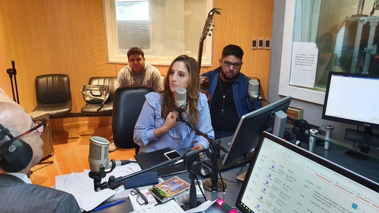 Natalia Pastorutti visitó los estudios de Cadena 3.