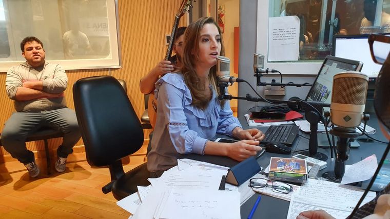 Natalia Pastorutti visitó los estudios de Cadena 3.