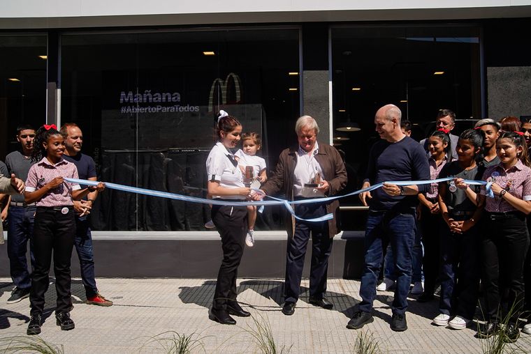 El local inaugurado en Villa 31 será operado por una vecina del lugar.