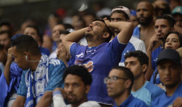 Cruzeiro perdió y descendió por primera vez.