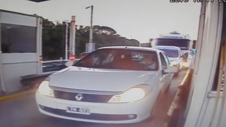 Tremendo choque en un peaje.