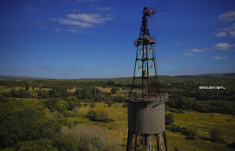 Molino de Eiffel y Thea