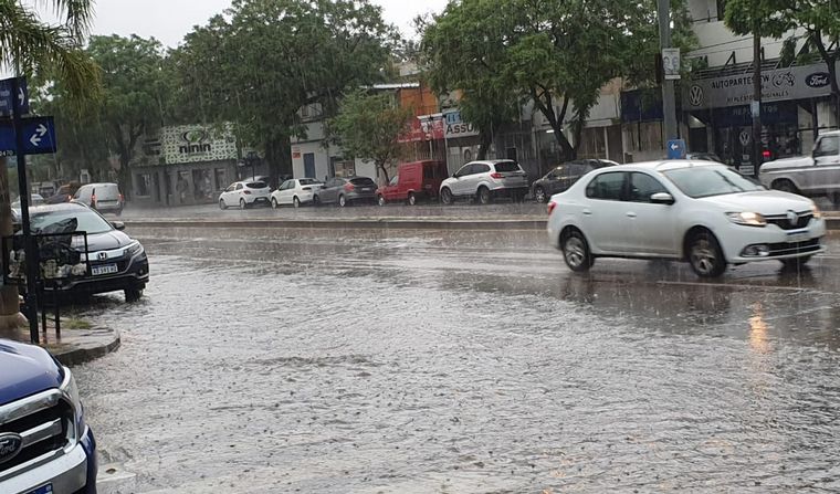 Una intensa lluvia en la ciudad de Córdoba.