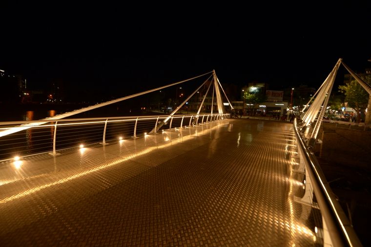 Inauguran el puente peatonal en Carlos Paz.